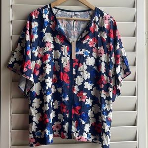 Elle Relaxing top blouse XL floral printed new, butterfly 3/4 sleeves